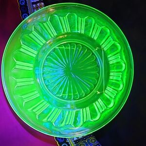 Uranium Colonial Green 9" Large Bowl Depression Glass by Anchor Hocking